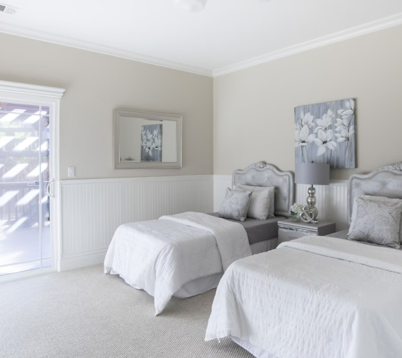 Classic Minimal Bedroom
